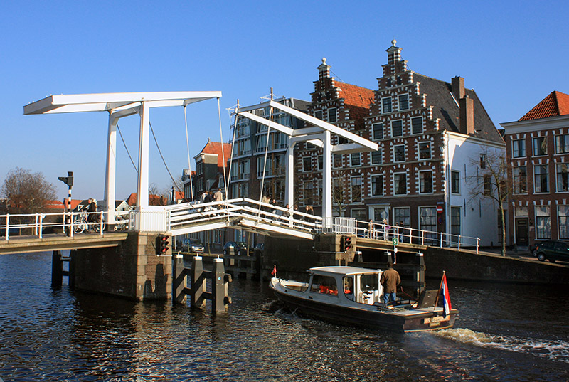 Puente sobre el r&iacute;o Spaarne, Haarlem