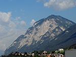 Monta�as verdes y nubes