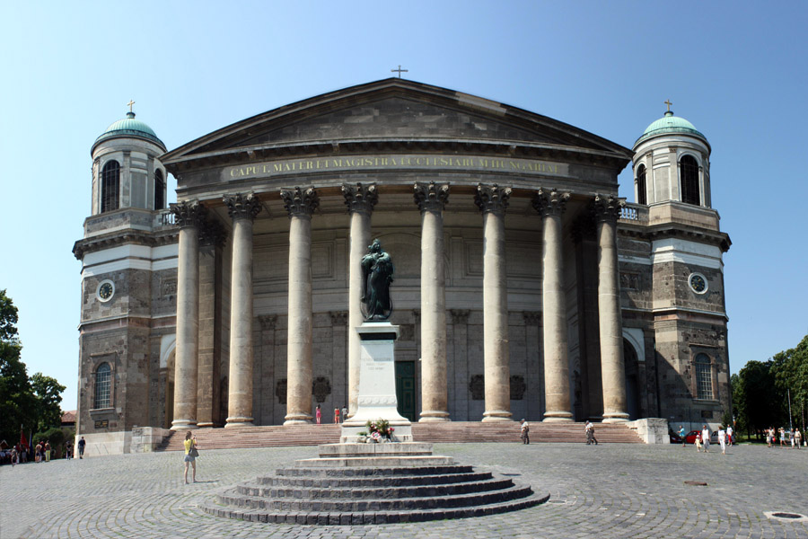 Fachada de la Bas&iacute;lica de Esztergom