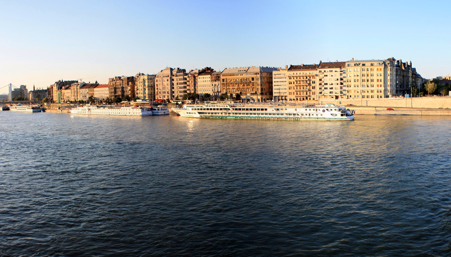El r&iacute;o Danubio desde el puente de la Libertad