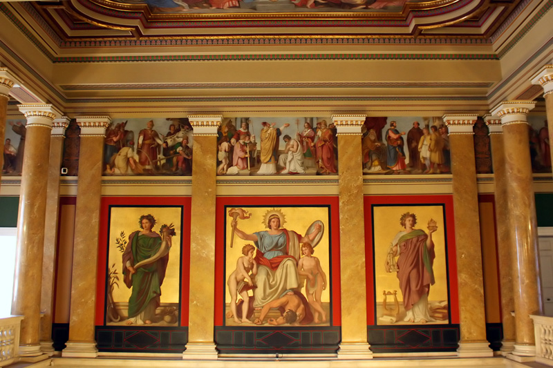 Decoraci&oacute;n escalera Museo Nacional de Hungr&iacute;a, Budapest