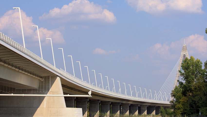 Vista parcial del puente Megyeri