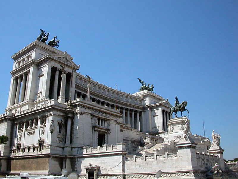 Monumento a V&iacute;ctor Manuel Roma