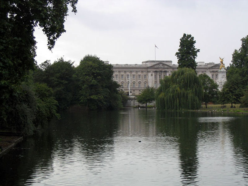 Buckingham Palace desde St. James' Park