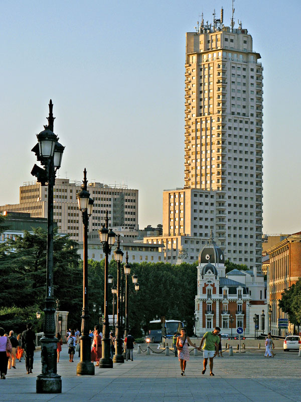 Torre de Madrid desde el Palacio de Oriente