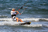 Kitesurfer con sombrero