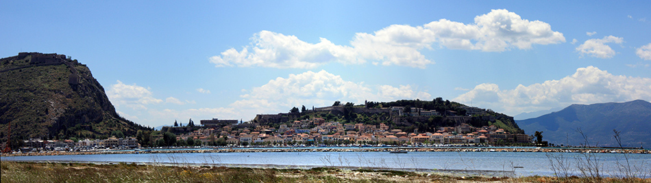 Panorama lejano de Nauplia (Nafplio). Capital de la Arg&oacute;lida