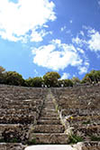 Escalera en las gradas de Epidauros