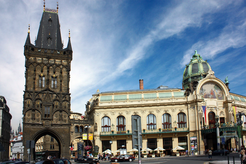 Torre de la P&oacute;lvora y Casa Municipal de Praga