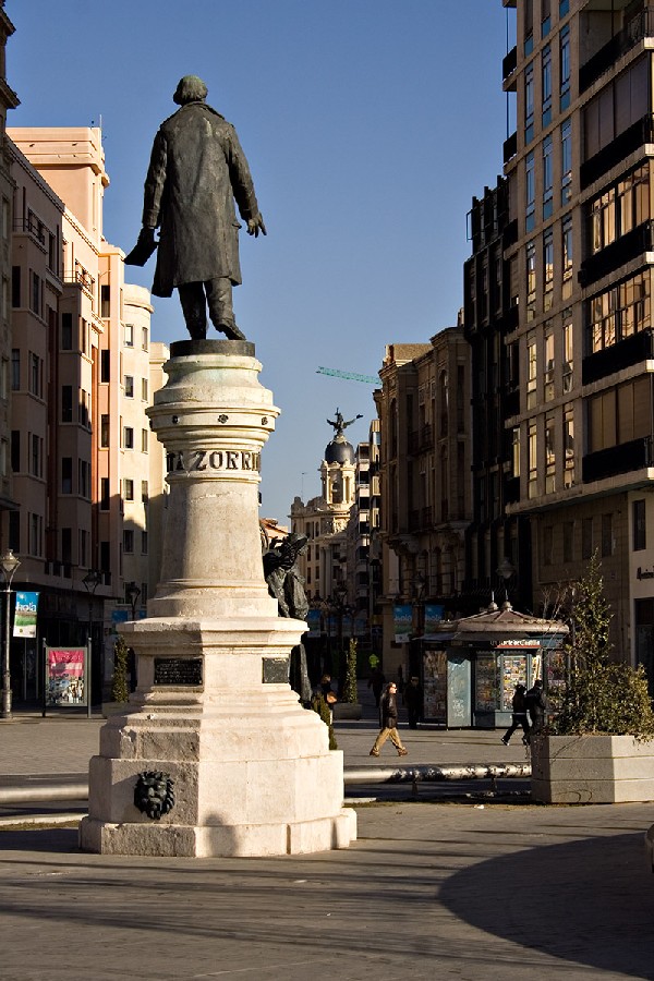 Calle Santiago desde la Plaza Zorrilla. Valladolid